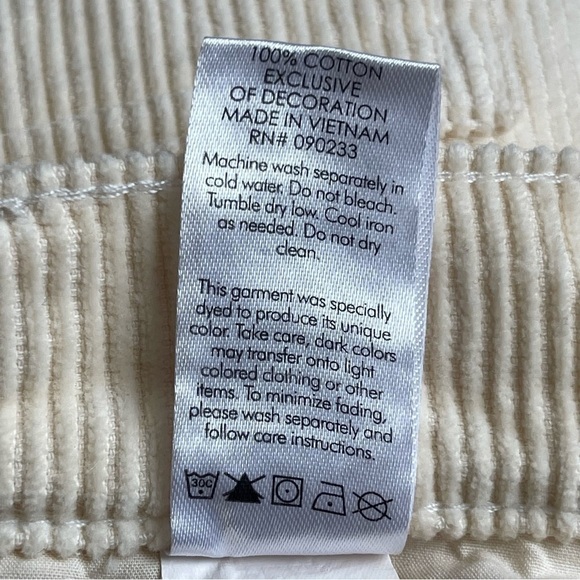 PacSun Women’s Embroidered Butterfly Corduroy Cutoff Shorts Size 25 High Waist - Picture 11 of 11